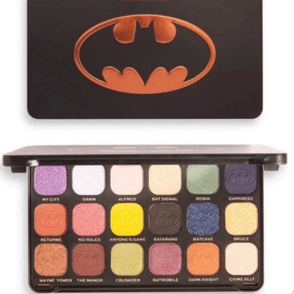 Makeup Revolution DC Batman Set - Picture 2 of 7